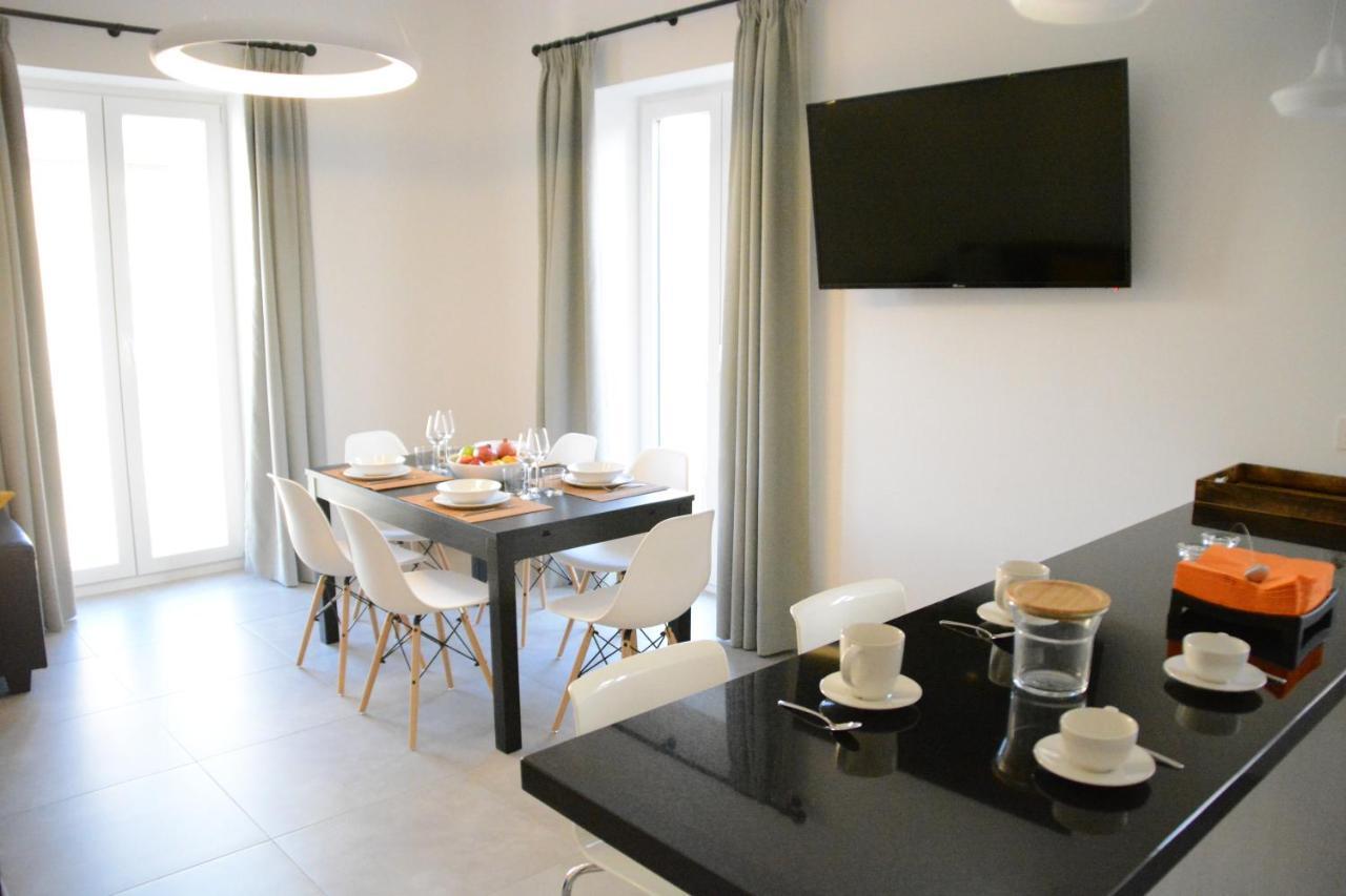 Luminoso Y Moderno Apartamento En El Centro Granada Luaran gambar