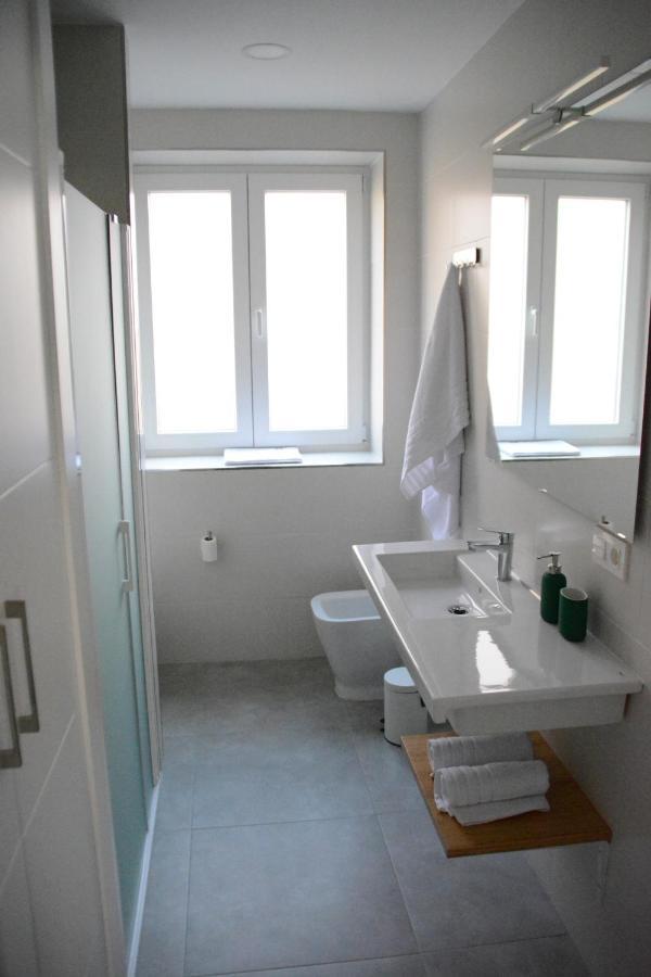 Luminoso Y Moderno Apartamento En El Centro Granada Luaran gambar